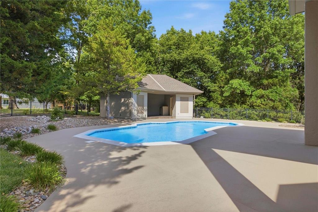 469 Northwest Riven Rock Place Lee's Summit, MO 64081 - Photo 13 of 86