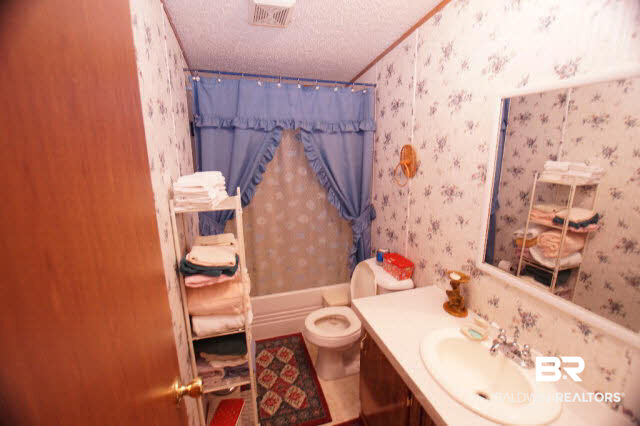 12691 3rd Avenue Foley, AL 36535 - Photo 11 of 14 2nd Bathroom
