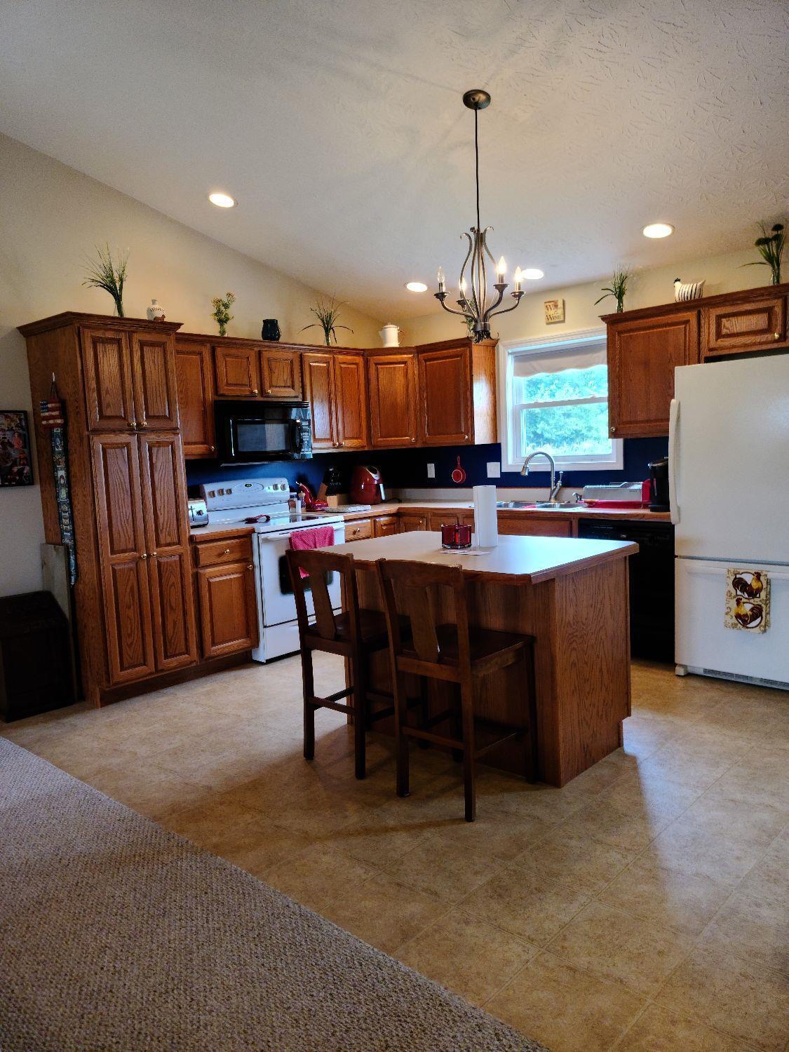 9869 Wolfe Road New Vienna, OH 45159 - Photo 3 of 26