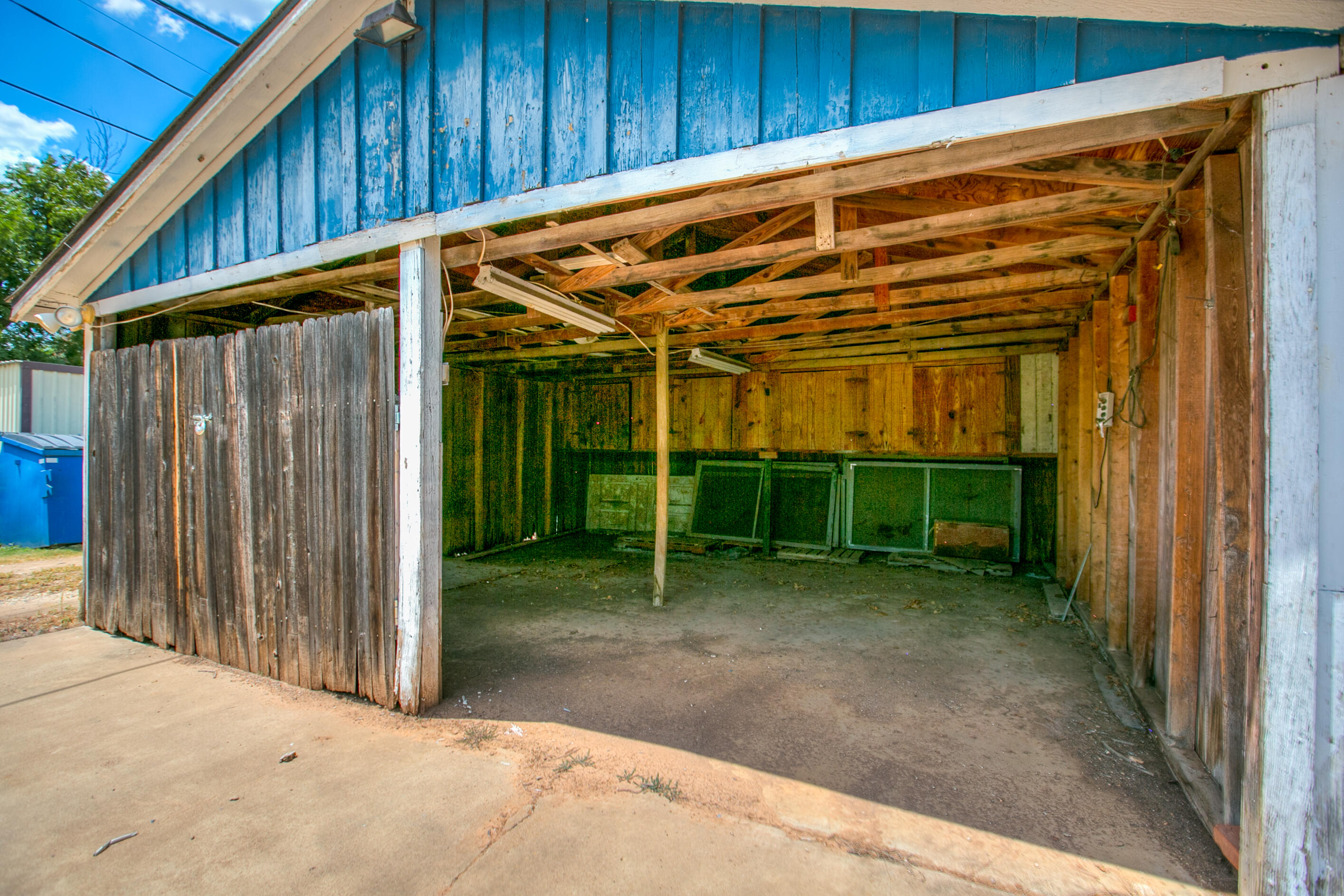 601 North 10th Street Ballinger, TX 76821 - Photo 24 of 29 Detached Garage
