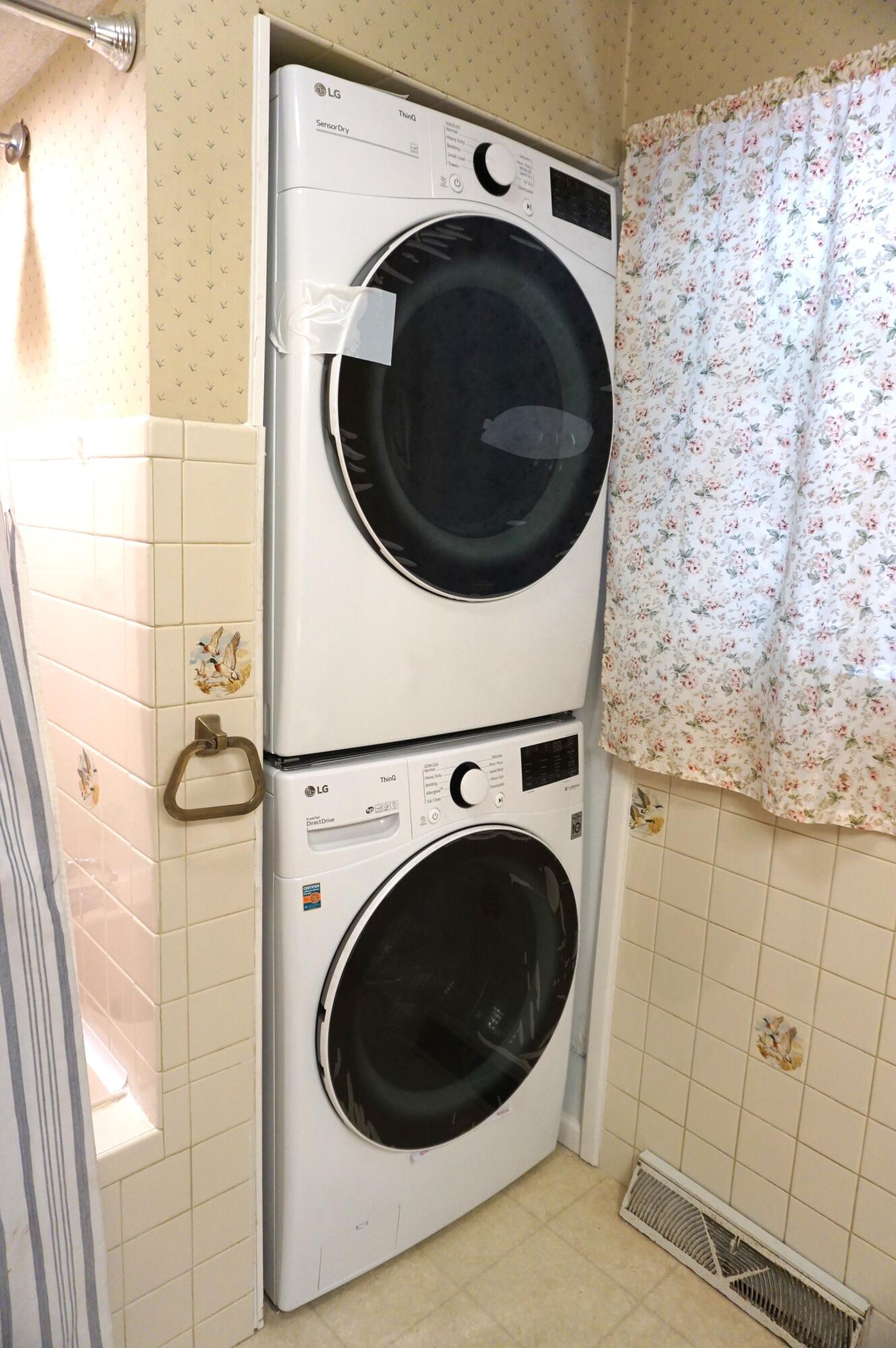 56955 Lucas Road Marcellus, MI 49067 - Photo 20 of 38 Laundry Area #1 - Main Floor