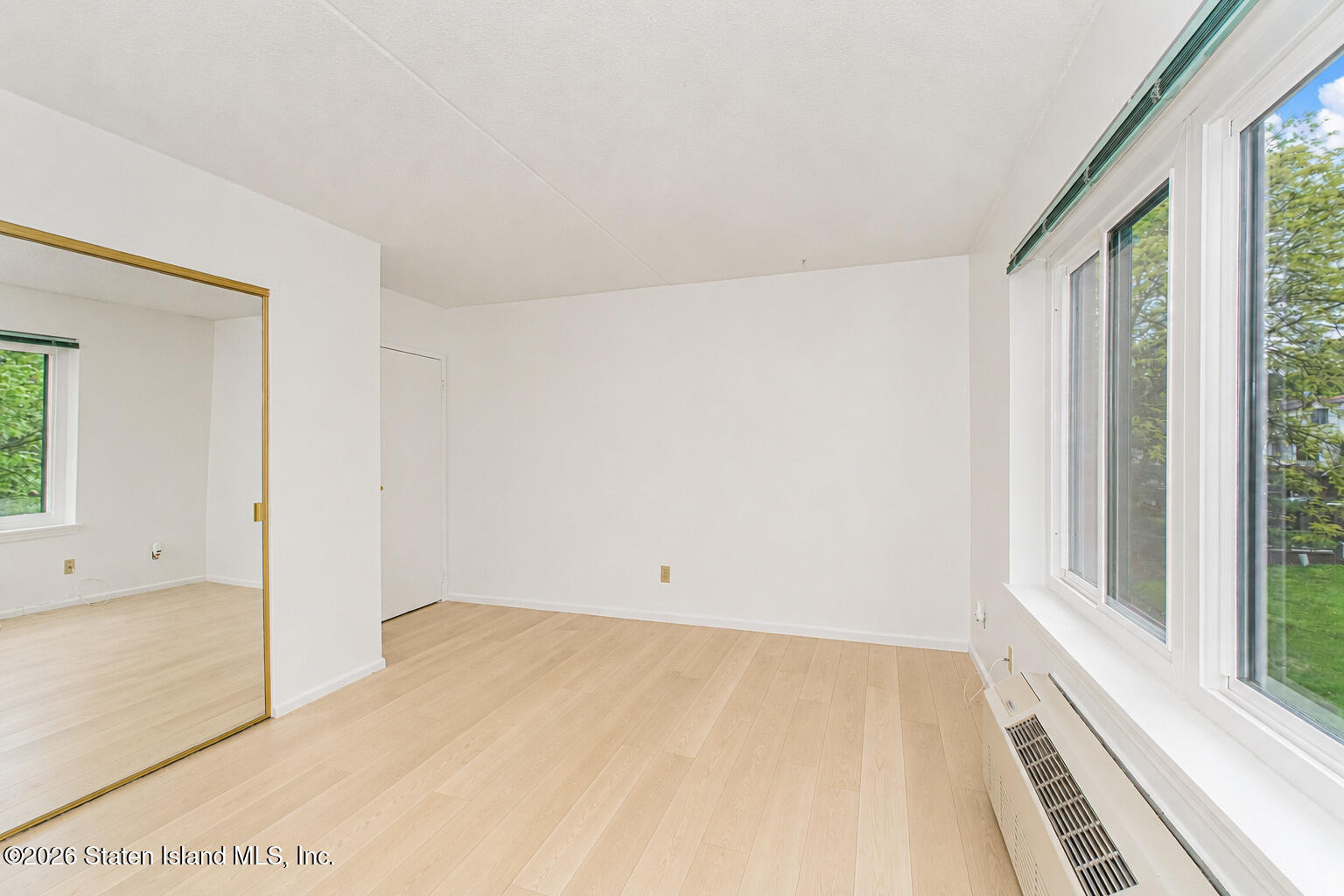 41 Wellington Court, Unit 3G Staten Island, NY 10314 - Photo 16 of 20 Photo May 06 2026, 7 24 48 PM
