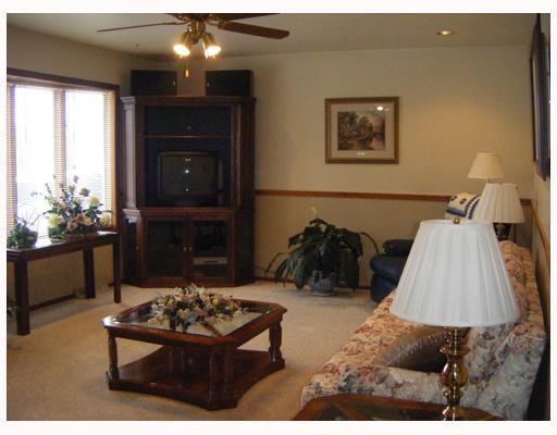 298 McKrell Road Tarentum, PA 15084 - Photo 2 of 12 Living Room.