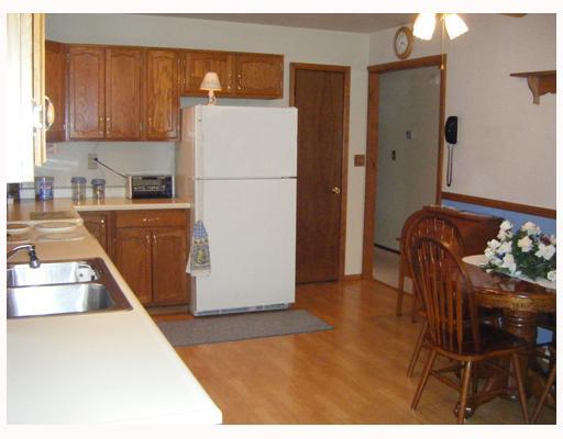 298 McKrell Road Tarentum, PA 15084 - Photo 4 of 12 Kitchen.