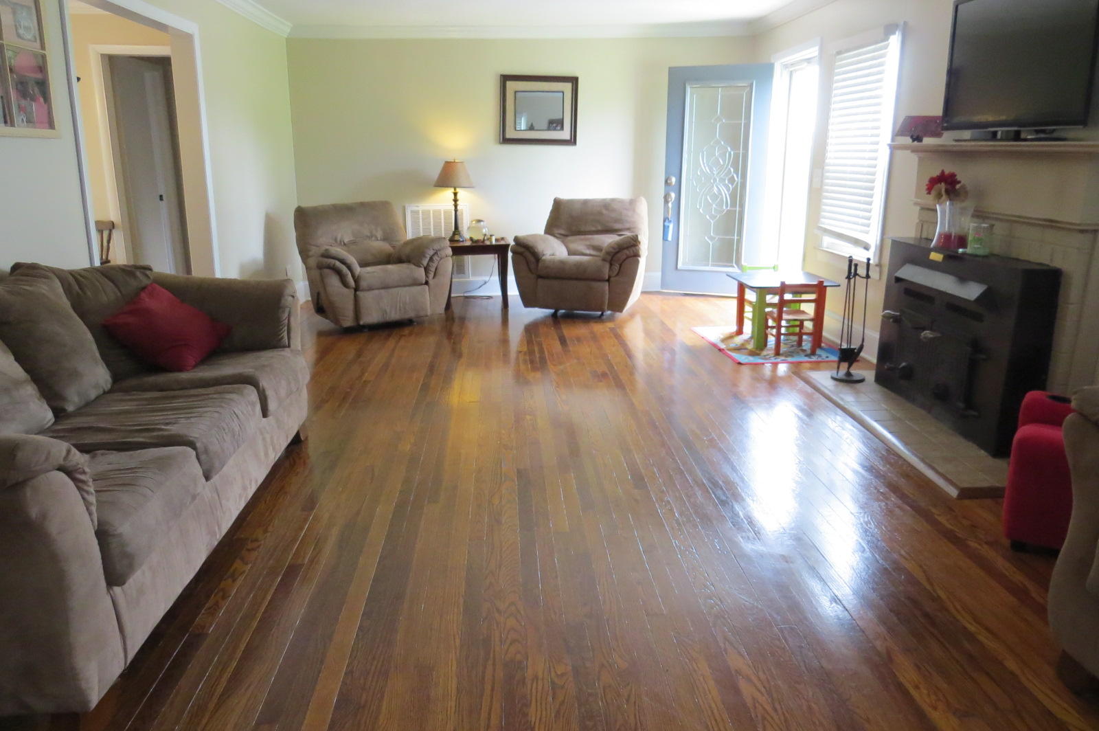 7904 Griffith Road Knoxville, TN 37938 - Photo 5 of 28 Living room