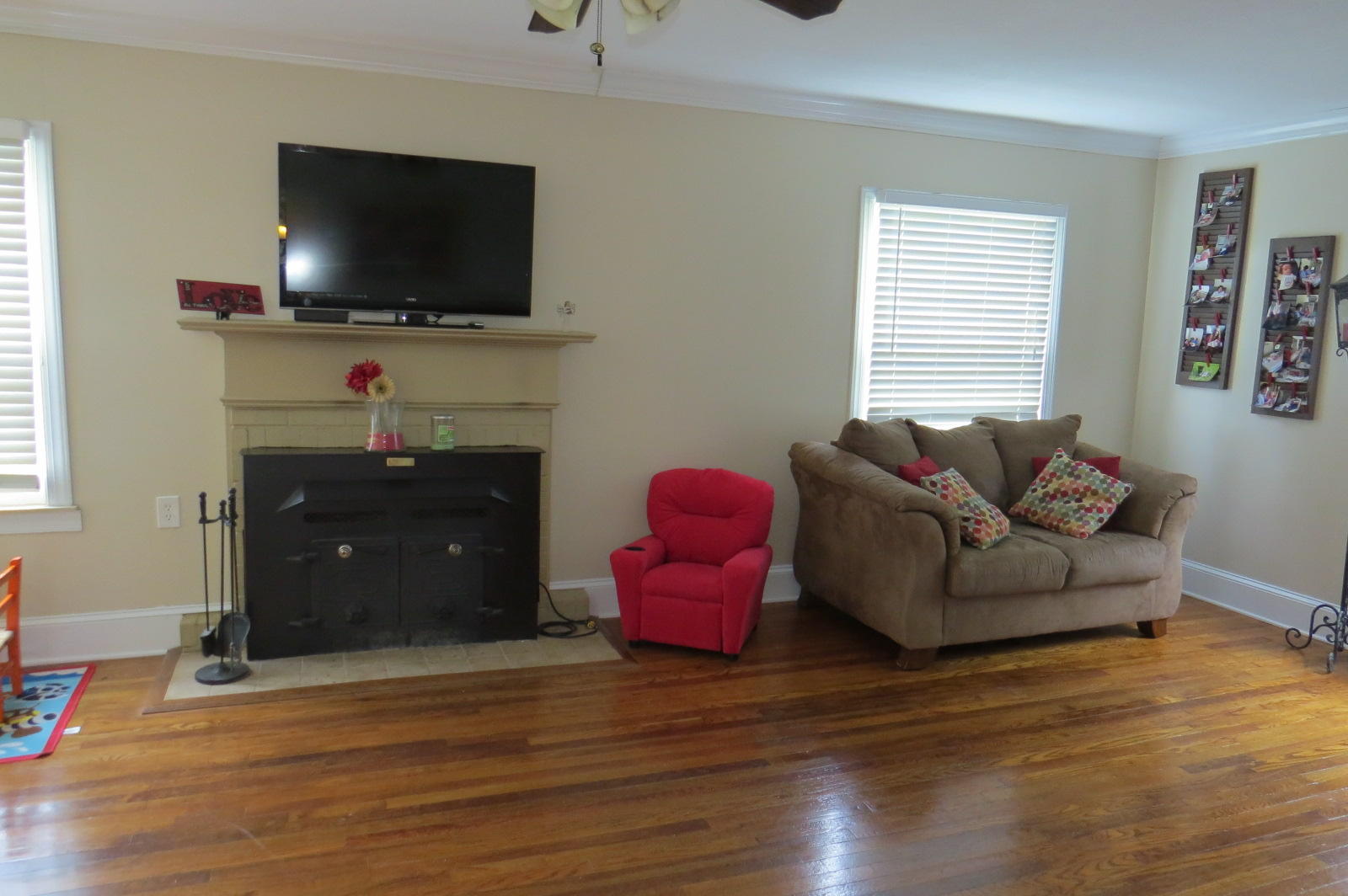 7904 Griffith Road Knoxville, TN 37938 - Photo 6 of 28 Living Room