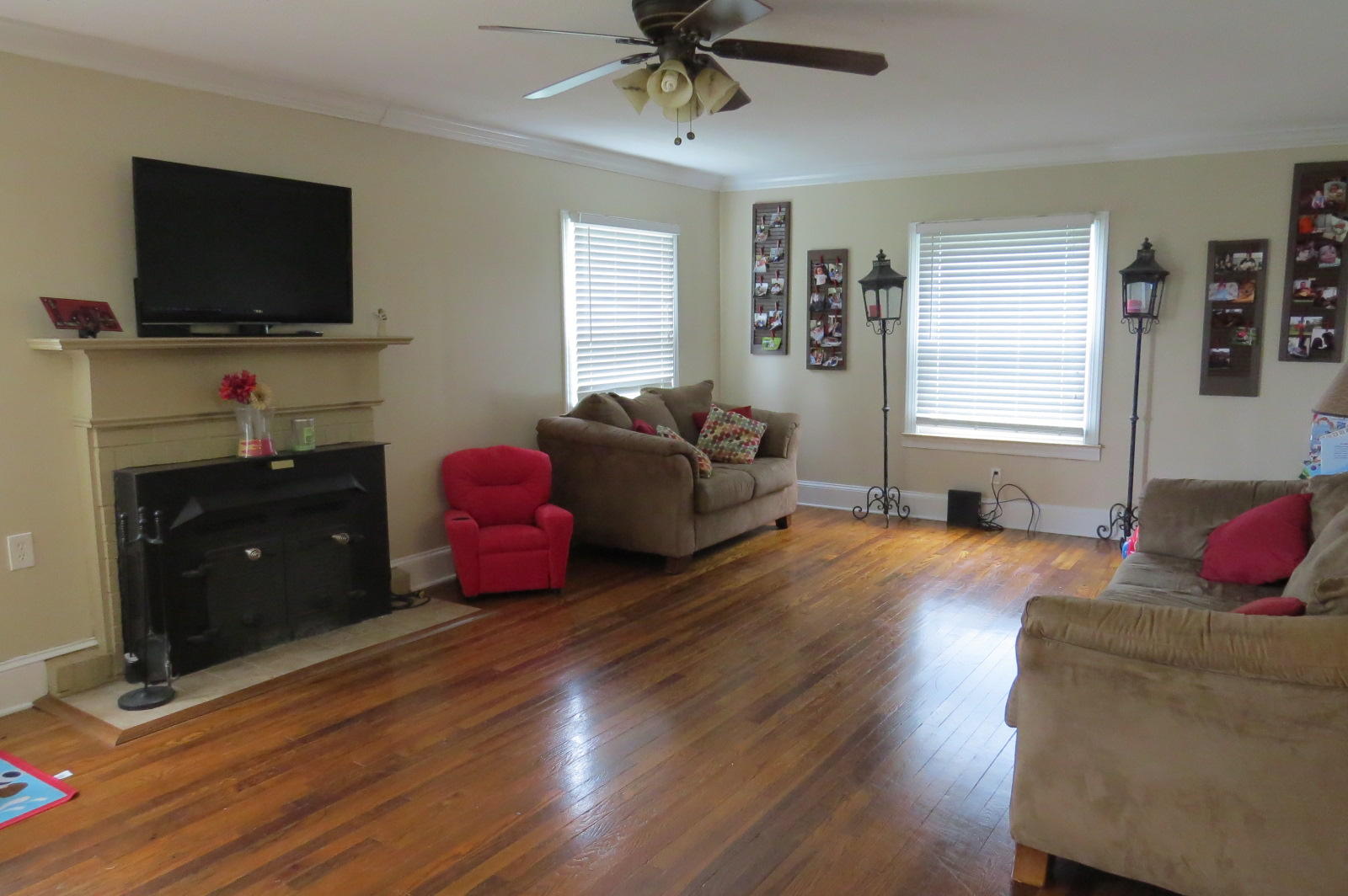 7904 Griffith Road Knoxville, TN 37938 - Photo 7 of 28 Living Room