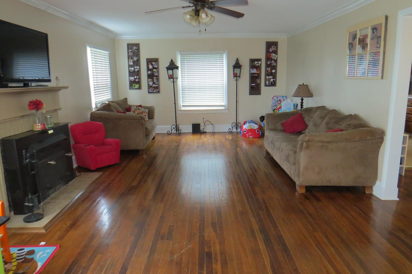 7904 Griffith Road Knoxville, TN 37938 - Photo 8 of 28 Living Room