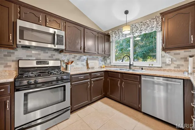 $360,000 | 1452 Cedar Bluff Drive, Ballwin, MO 63021