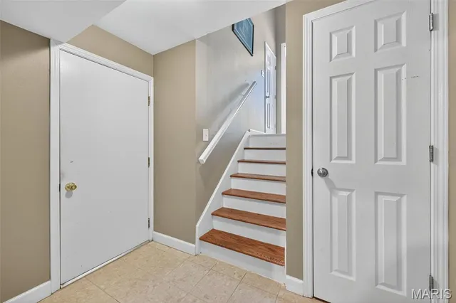 $360,000 | 1452 Cedar Bluff Drive, Ballwin, MO 63021