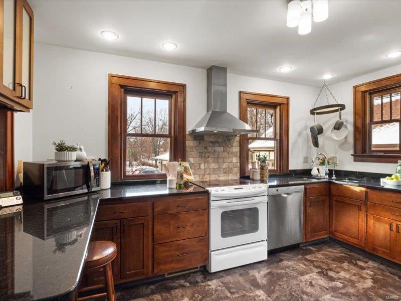 1327 Craig Road St. Louis, MO 63146 - Photo 12 of 68