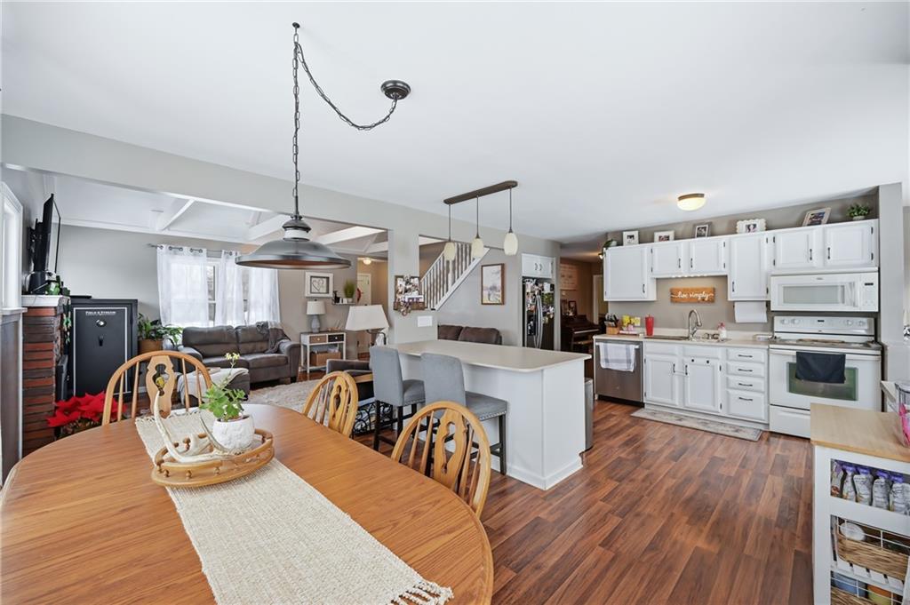 7376 Sharon-Mercer Road Mercer, PA 16137 - Photo 12 of 50 Kitchen w/ peninsula & bar seating to dining area