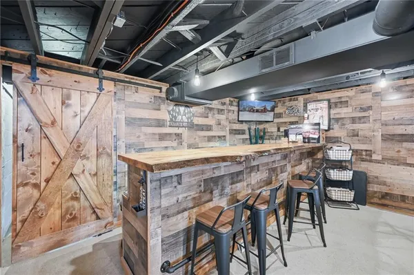 $320,000 | 7376 Sharon-Mercer Road, Mercer, PA 16137