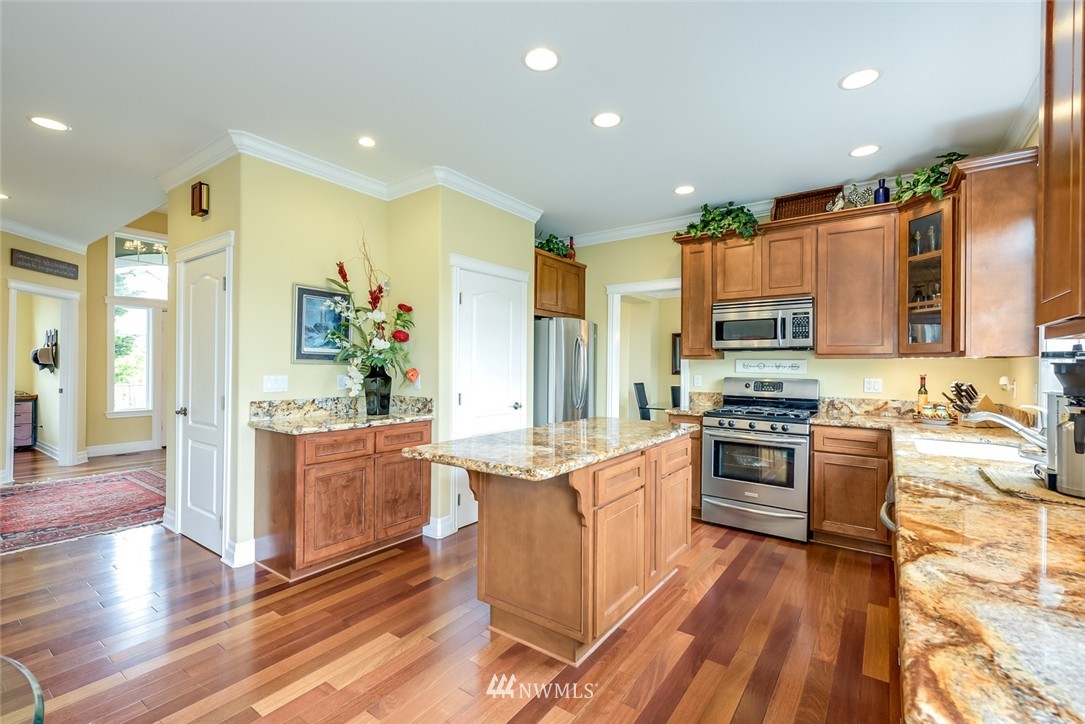 21512 39th Avenue Southeast Bothell, WA 98021 - Photo 7 of 25