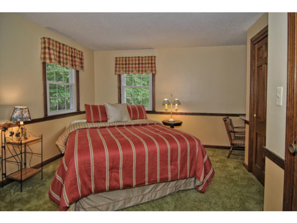 82 Cambridge Road Bedford, NH 03110 - Photo 19 of 27 Gallery Image 19