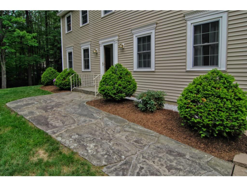 82 Cambridge Road Bedford, NH 03110 - Photo 22 of 27 Gallery Image 22