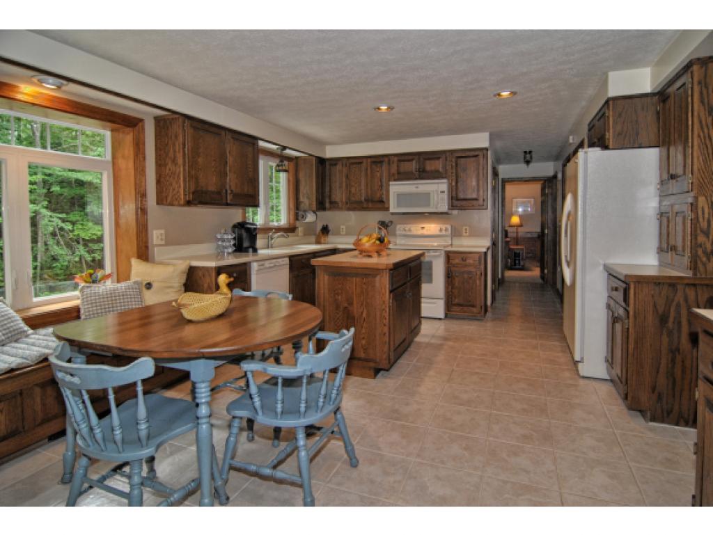 82 Cambridge Road Bedford, NH 03110 - Photo 7 of 27 Gallery Image 7