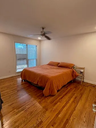 $1,950 | 8211 Katy Freeway, Unit 16, Houston, TX 77024