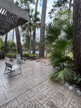 $1,950 | 8211 Katy Freeway, Unit 16, Houston, TX 77024