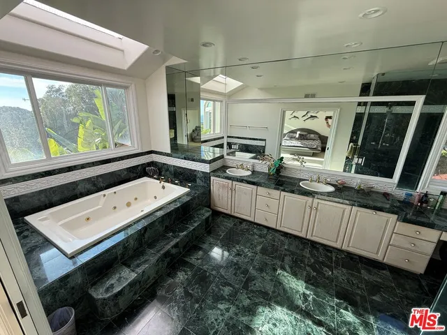 $7,995,000 | 29752 Baden Place, Malibu, CA 90265