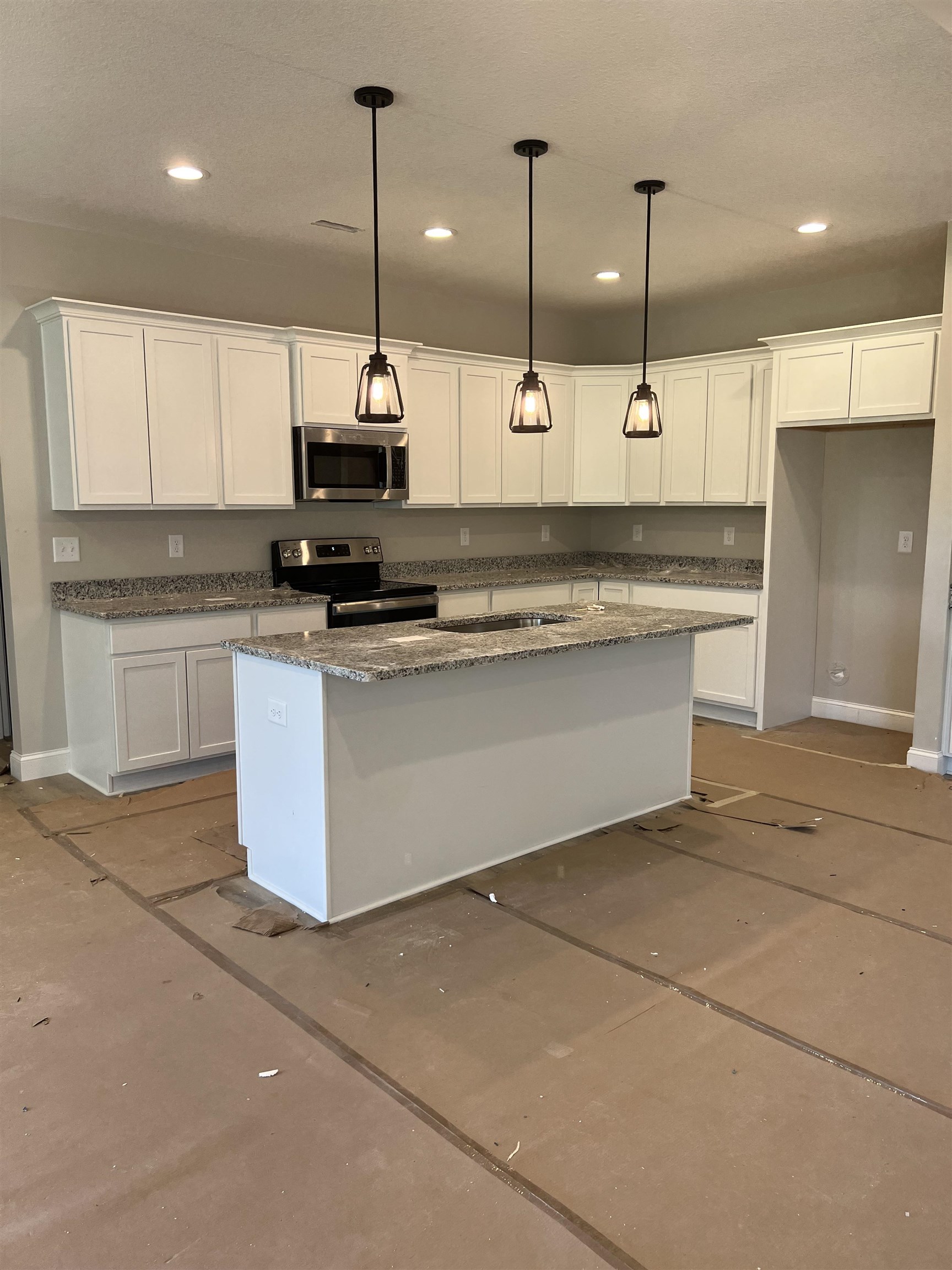 1286 West Rutledge Avenue Gaffney, SC 29341 - Photo 4 of 14 Gallery Image 4