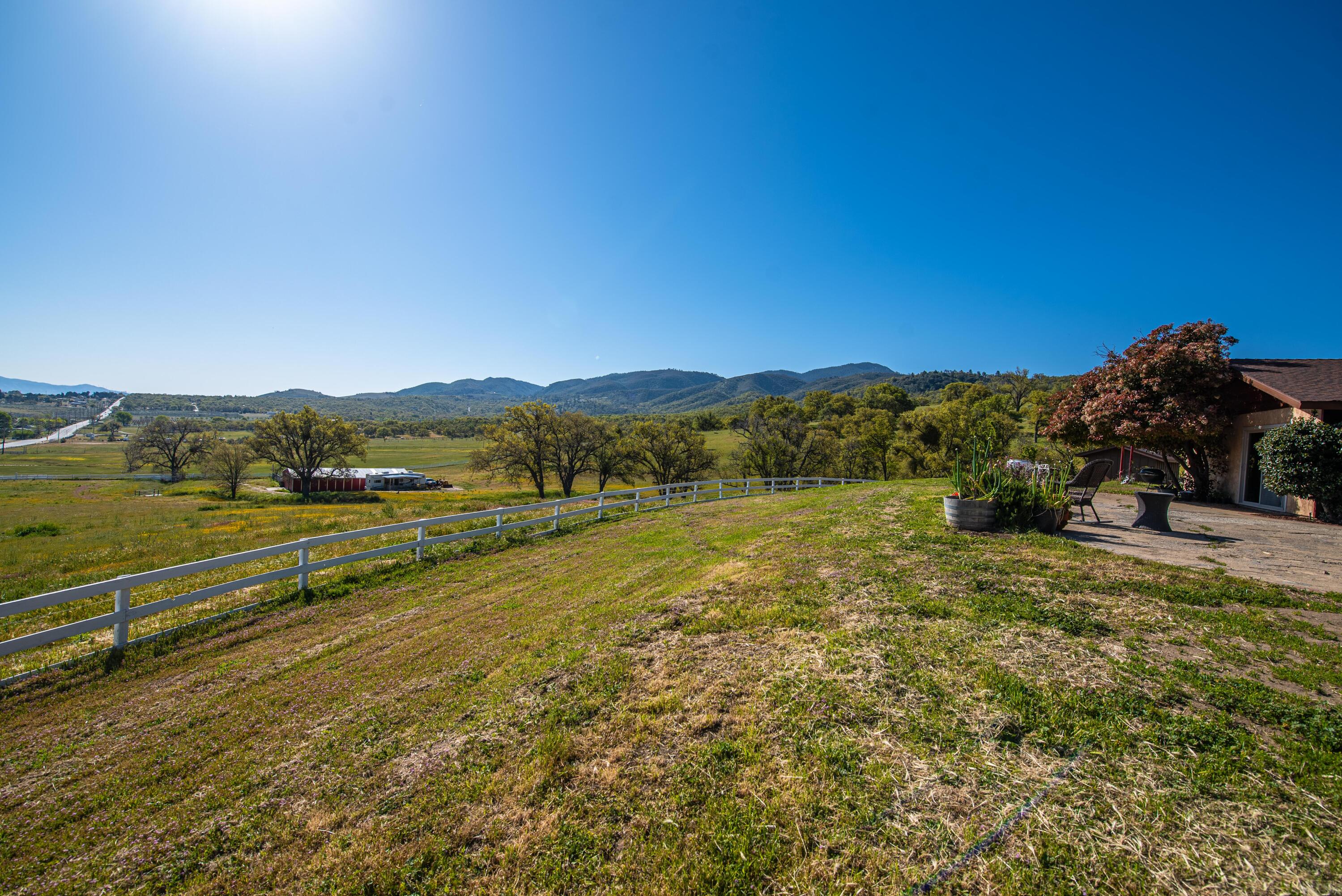 21970 Highline Road Tehachapi, CA 93561 - Photo 15 of 68 a view of an ocean and a mountain view