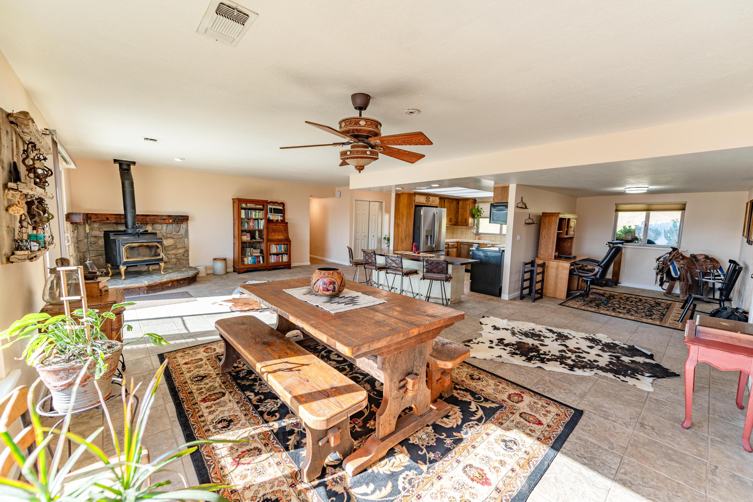 21970 Highline Road Tehachapi, CA 93561 - Photo 29 of 68 a view of a living room and dining room