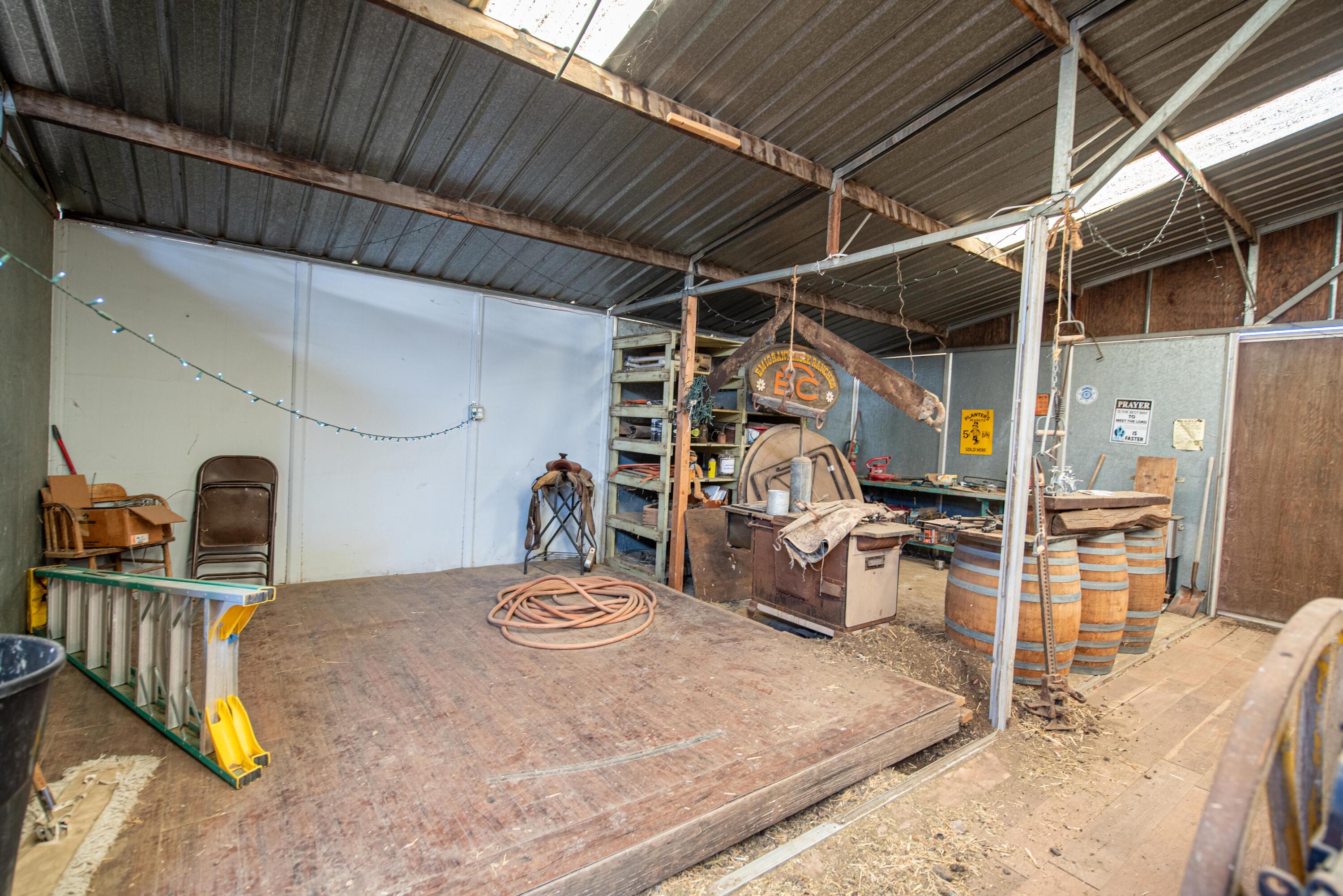 21970 Highline Road Tehachapi, CA 93561 - Photo 59 of 68 a view of a chairs and table in the patio