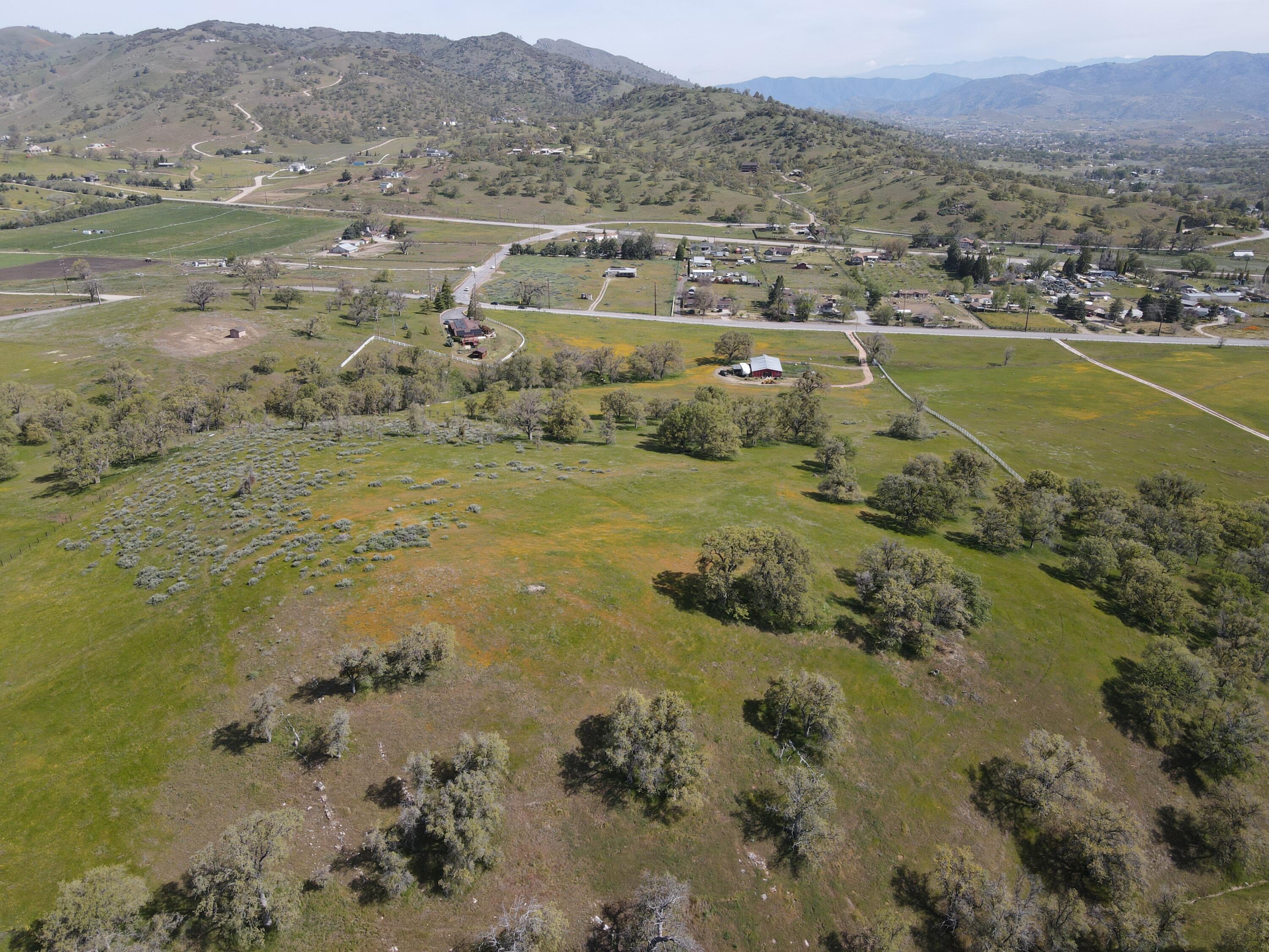 21970 Highline Road Tehachapi, CA 93561 - Photo 64 of 68 a view of city and ocean