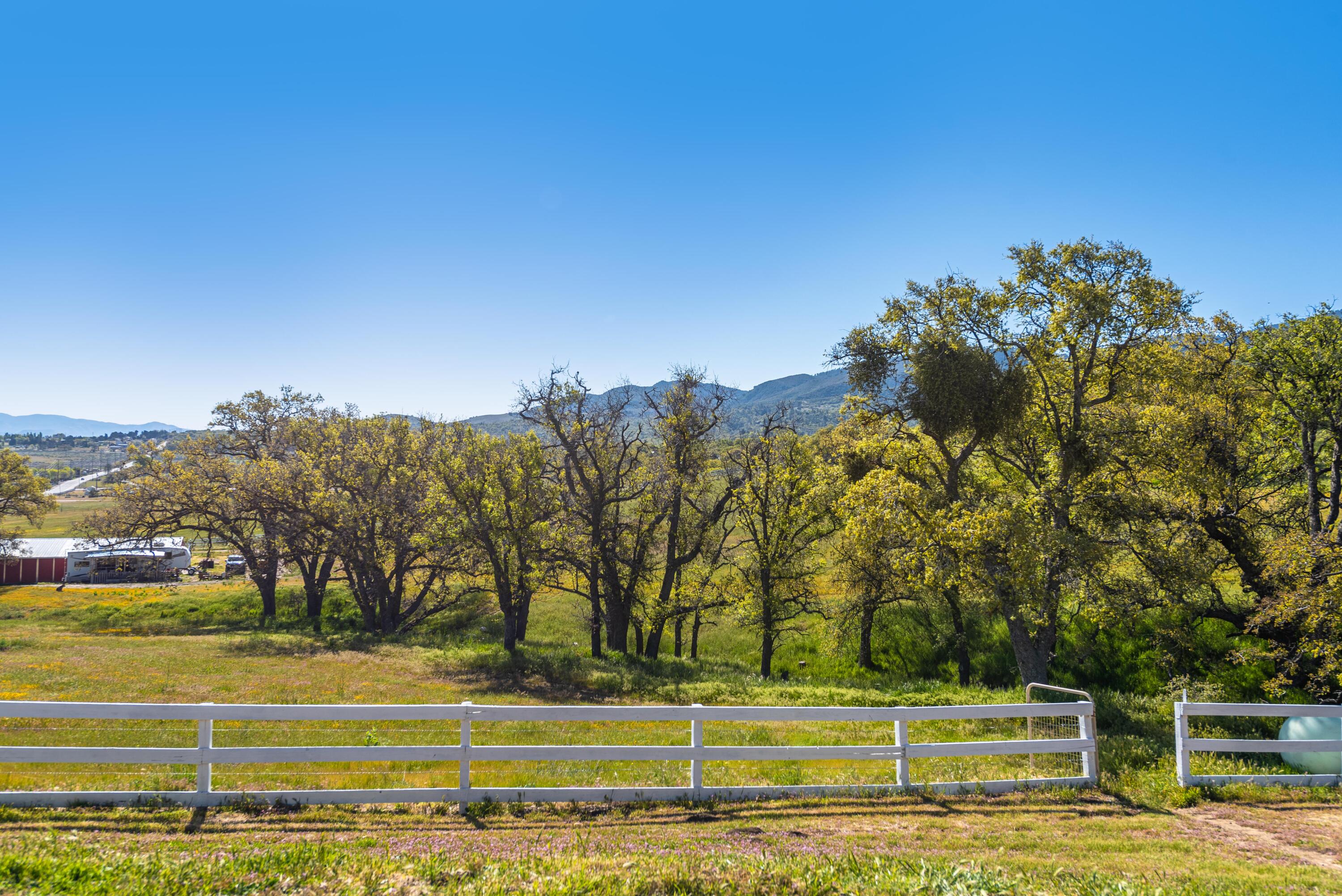 21970 Highline Road Tehachapi, CA 93561 - Photo 8 of 68 High line (56 of 93)