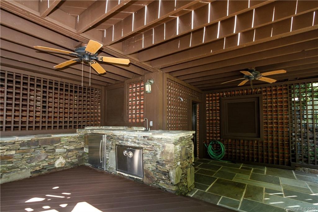 2120 Malvern Road Charlotte, NC 28207 - Photo 38 of 46 a stove top oven sitting inside of a building