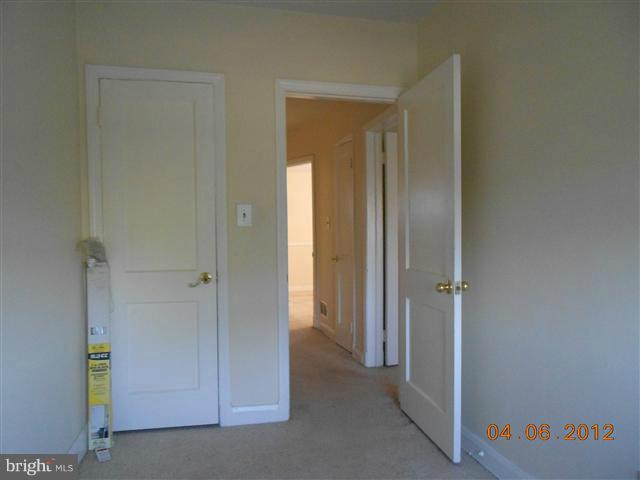 743 Arncliffe Road Essex, MD 21221 - Photo 4 of 20 Interior (General)
