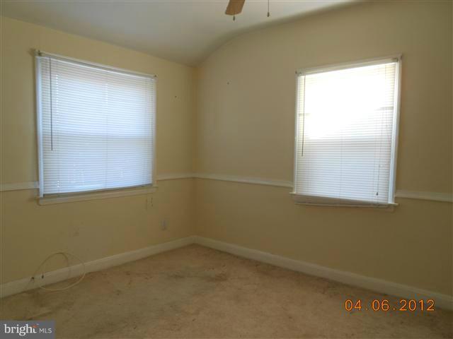 743 Arncliffe Road Essex, MD 21221 - Photo 9 of 20 Interior (General)