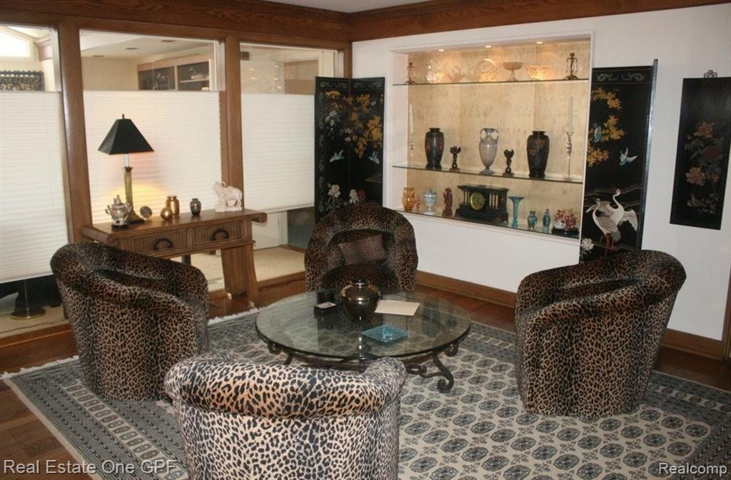 36 Harbor Hill Road Grosse Pointe, MI 48236 - Photo 10 of 16 10 7298 living room.jpg
