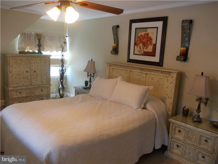 16 Hyacinth Road Levittown, PA 19056 - Photo 22 of 25 Bedroom - Main