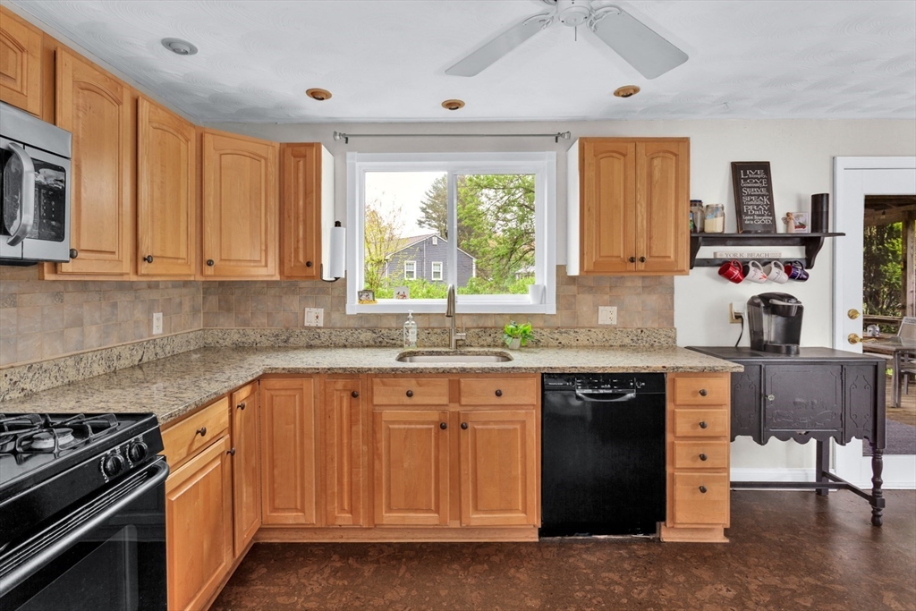 8 Haverstock Road Franklin, MA 02038 - Photo 15 of 42 Gallery Image 15
