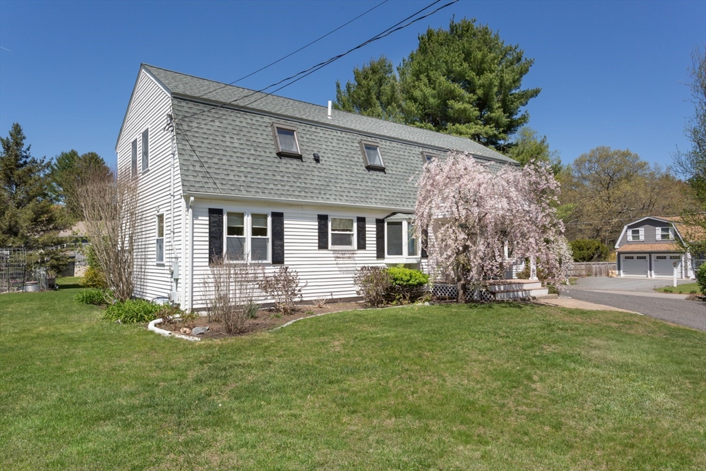 8 Haverstock Road Franklin, MA 02038 - Photo 2 of 42 Gallery Image 2