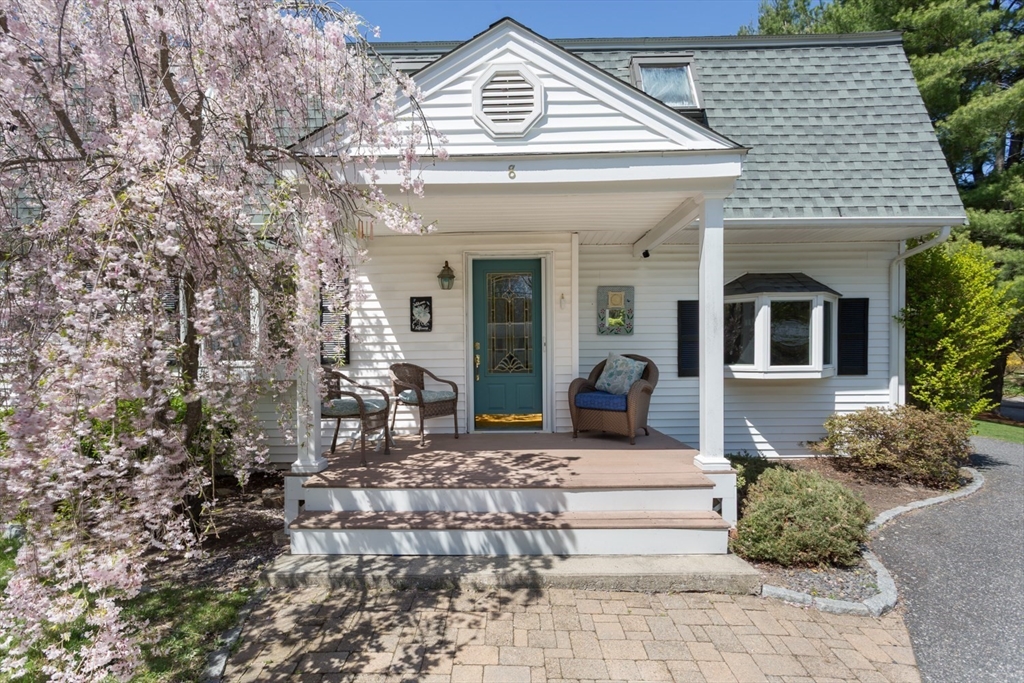8 Haverstock Road Franklin, MA 02038 - Photo 3 of 42 Gallery Image 3