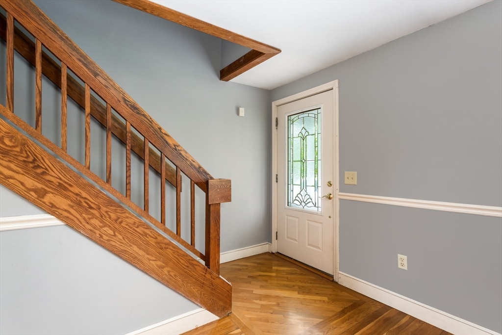 8 Haverstock Road Franklin, MA 02038 - Photo 4 of 42 Gallery Image 4