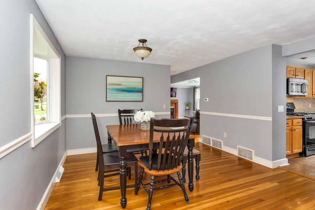 8 Haverstock Road Franklin, MA 02038 - Photo 6 of 42 Gallery Image 6