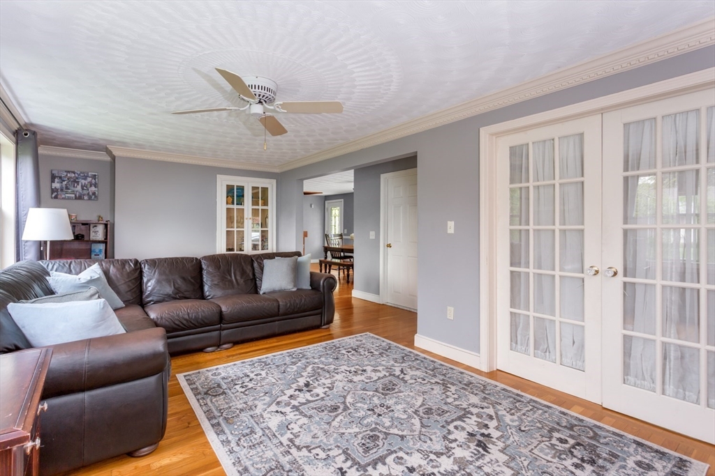 8 Haverstock Road Franklin, MA 02038 - Photo 8 of 42 Gallery Image 8