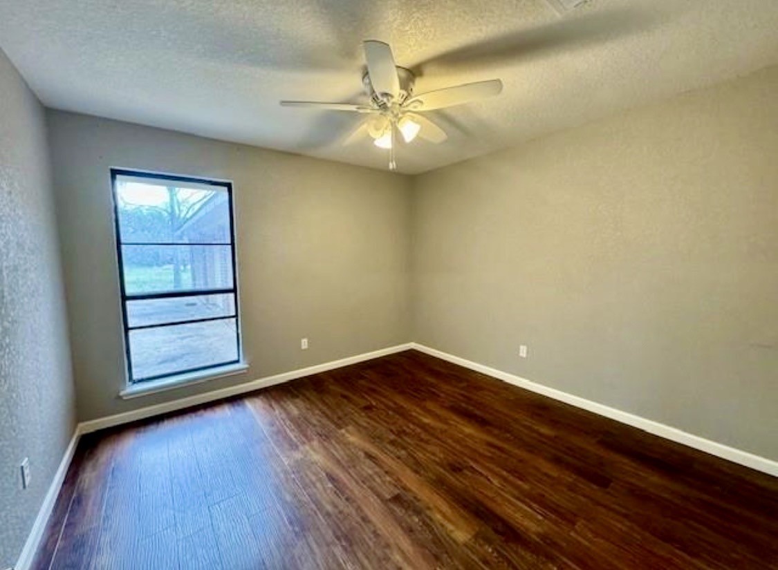 327 County Road 735 Angleton, TX 77515 - Photo 16 of 39
