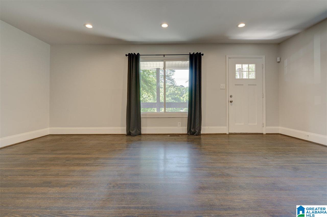 1312 Cresthill Road Birmingham, AL 35213 - Photo 4 of 28