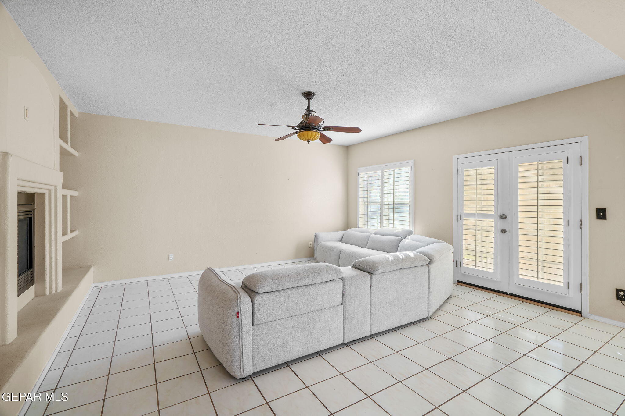 2013 Shadow Ridge Drive El Paso, TX 79938 - Photo 23 of 78 2013 Shadow Ridge Dr-22