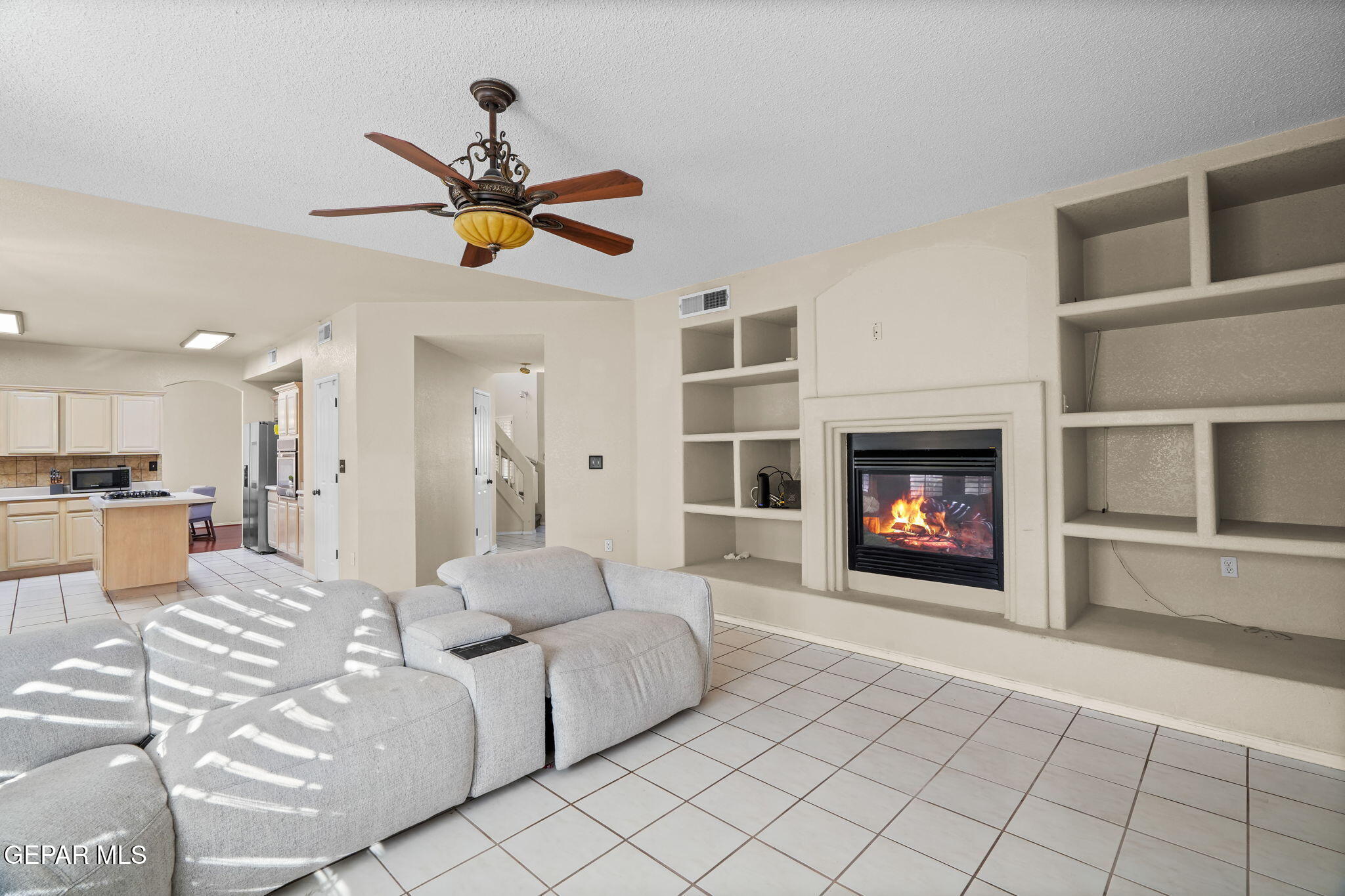 2013 Shadow Ridge Drive El Paso, TX 79938 - Photo 25 of 78 2013 Shadow Ridge Dr-24