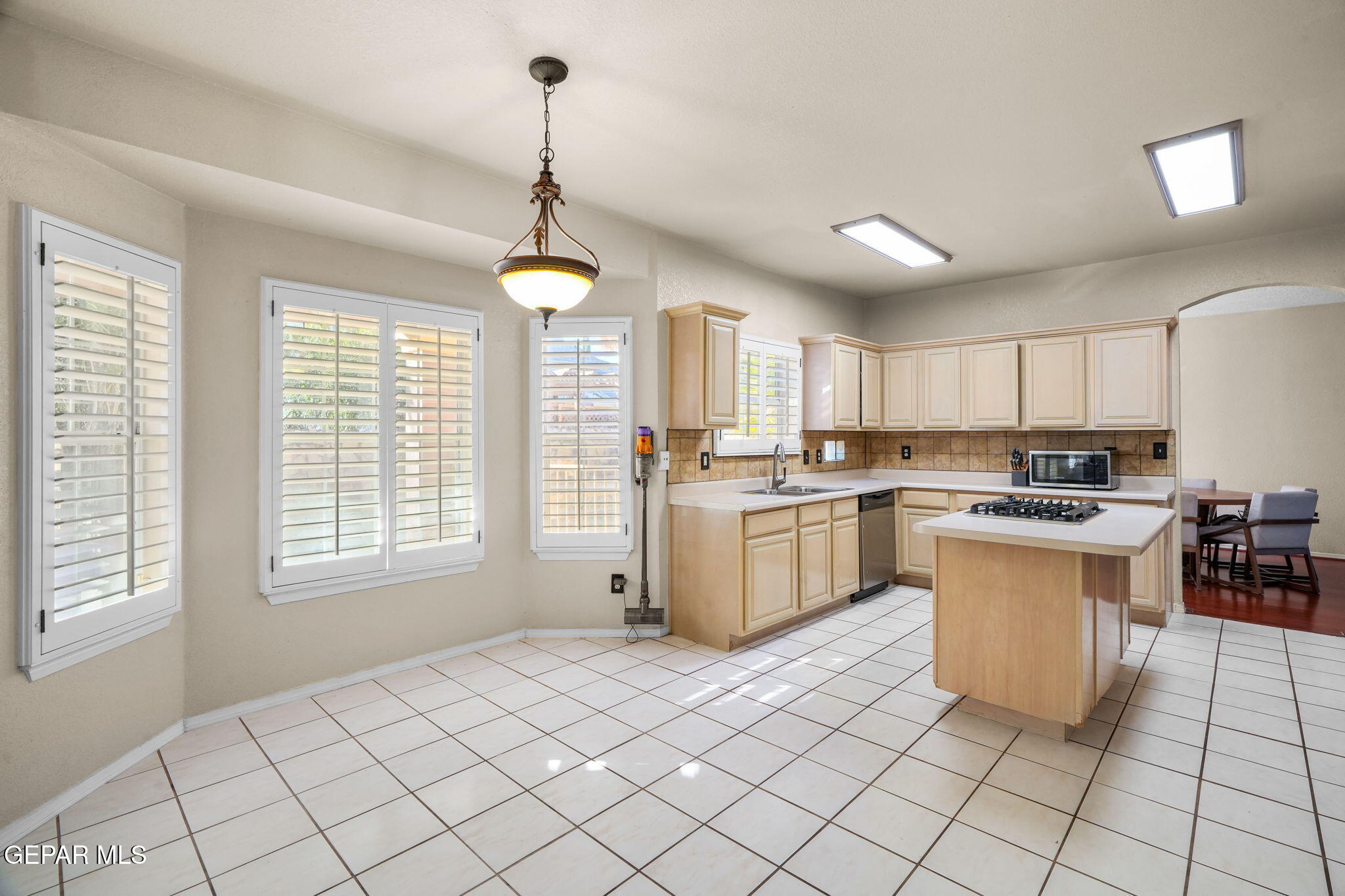 2013 Shadow Ridge Drive El Paso, TX 79938 - Photo 27 of 78 2013 Shadow Ridge Dr-26