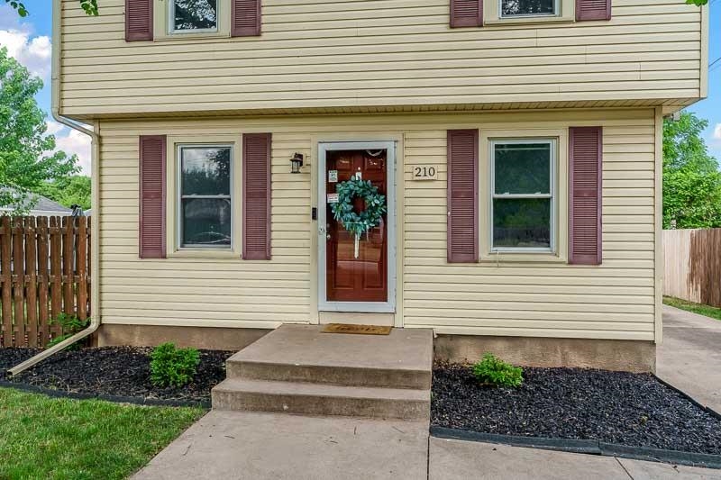 210 McKinley Avenue Beloit, WI 53511 - Photo 2 of 20