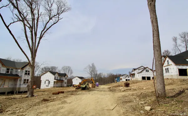 $665,000 | 30 Tamarack Hill Drive, Poughkeepsie, NY 12603