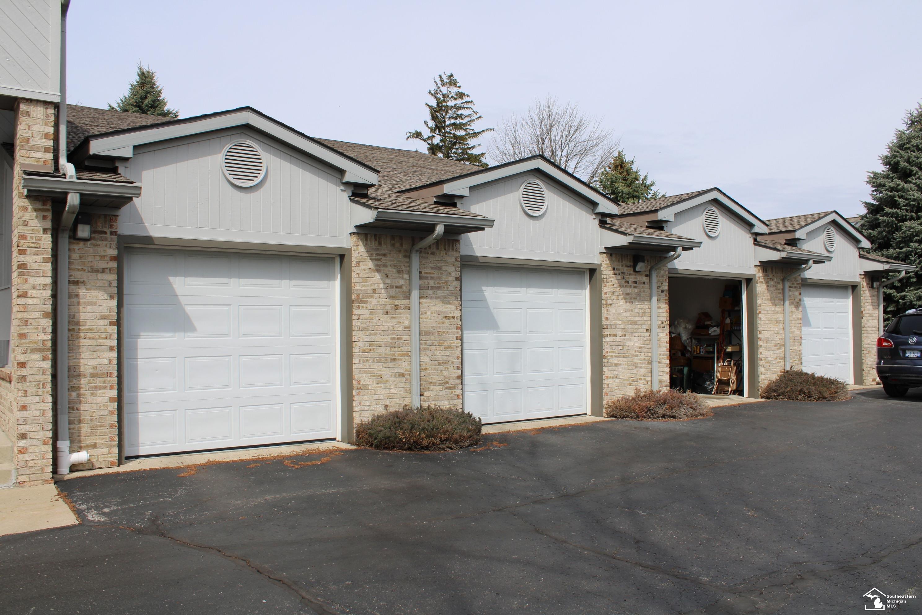 5840 East Dunbar Road, Unit 13 Monroe, MI 48161 - Photo 3 of 39 Garage