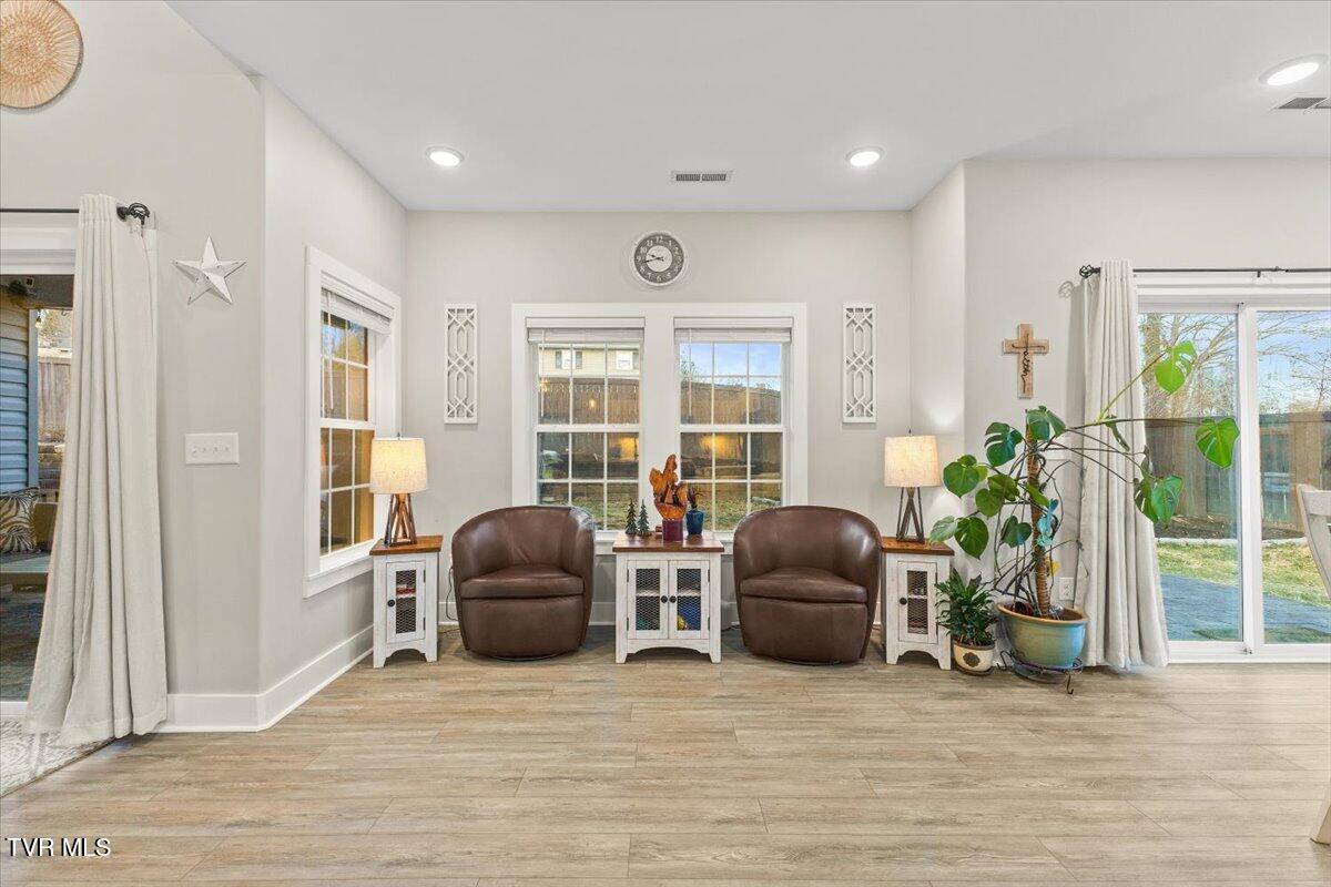994 Boones Creek Road Jonesborough, TN 37659 - Photo 14 of 49 Sitting Room